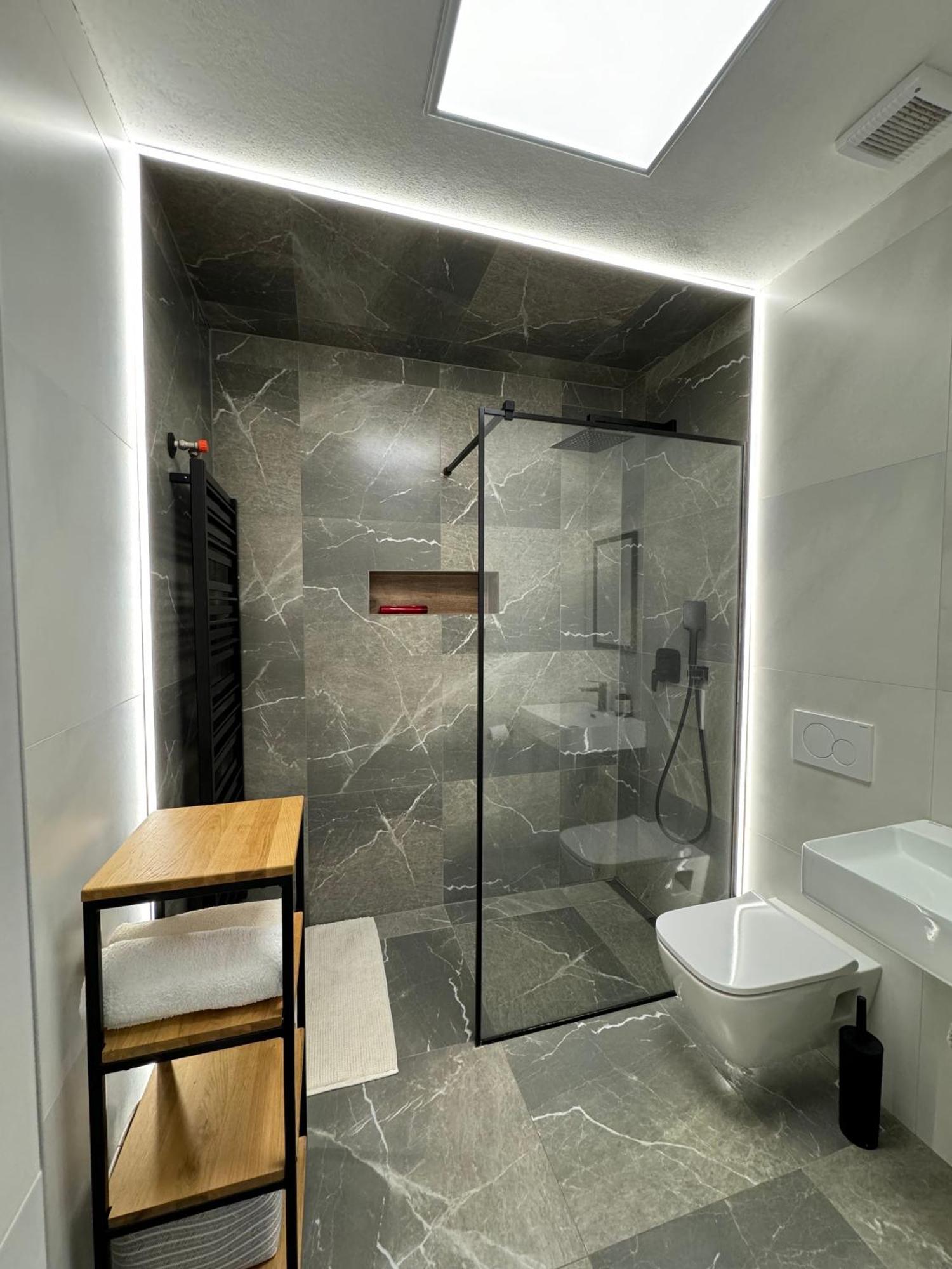Apartmanove Ubytovanie Pod Dubom Polny Kesov Exterior photo
